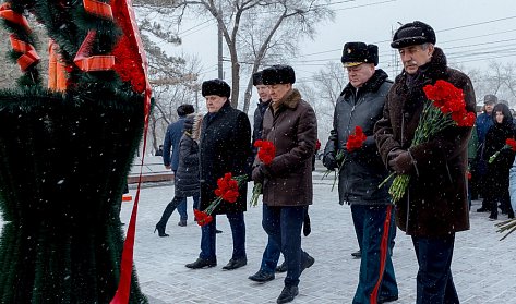 Слава защитникам Отечества!